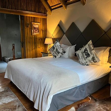 Tidimalo Lodge ルステンブルク エクステリア 写真