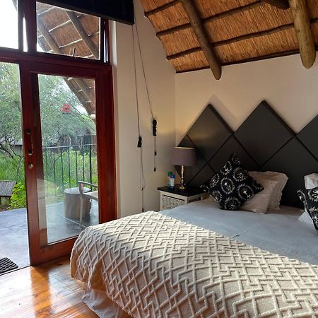 Tidimalo Lodge ルステンブルク エクステリア 写真