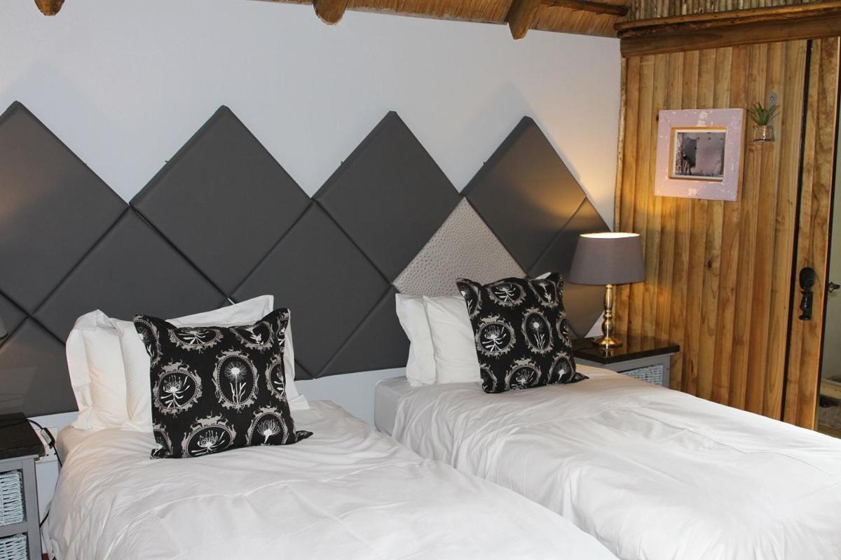 Tidimalo Lodge ルステンブルク エクステリア 写真