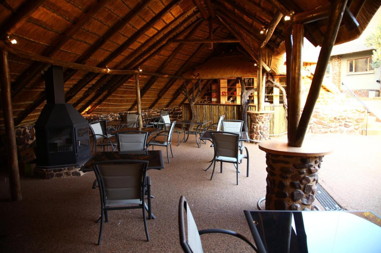 Tidimalo Lodge ルステンブルク エクステリア 写真