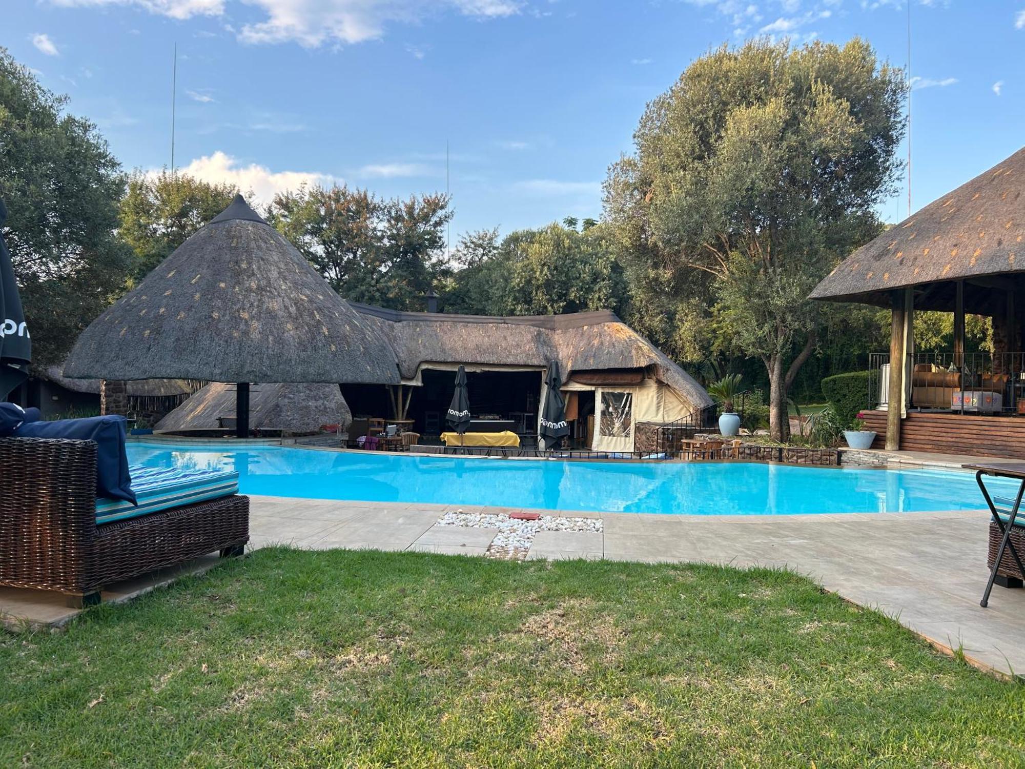 Tidimalo Lodge ルステンブルク エクステリア 写真
