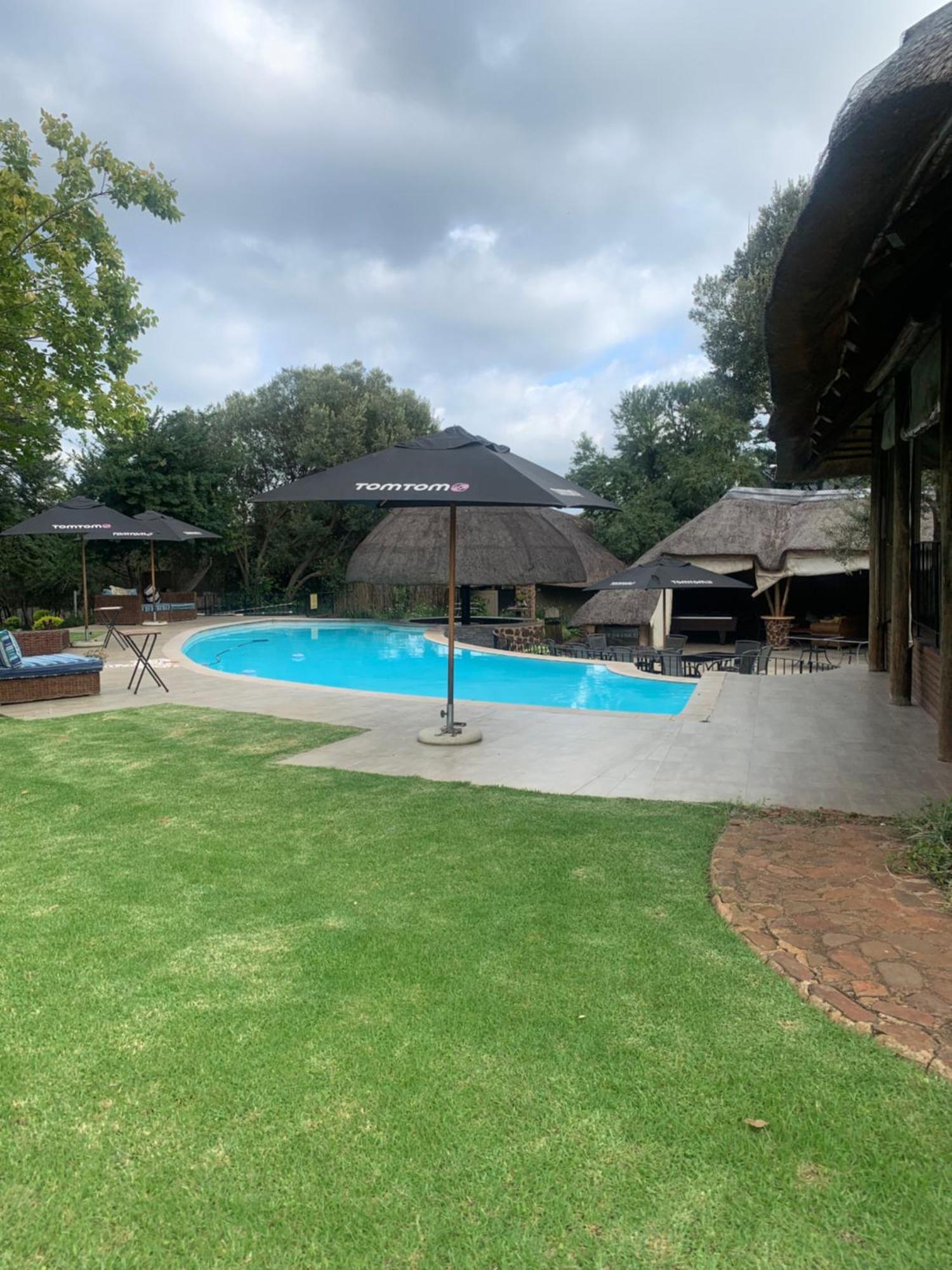 Tidimalo Lodge ルステンブルク エクステリア 写真