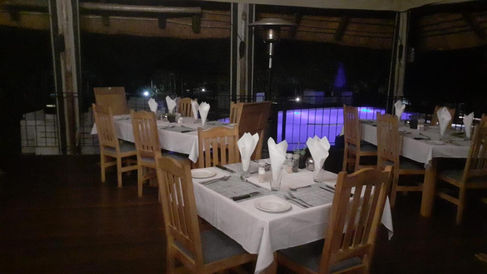 Tidimalo Lodge ルステンブルク エクステリア 写真