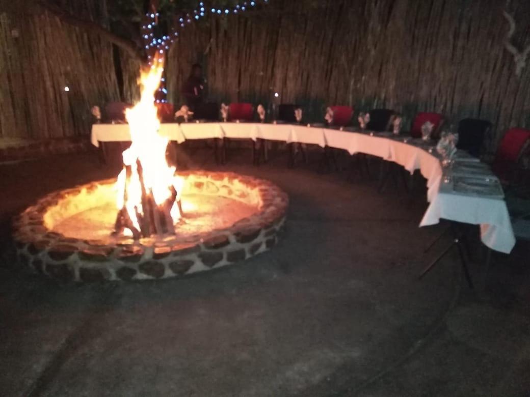 Tidimalo Lodge ルステンブルク エクステリア 写真