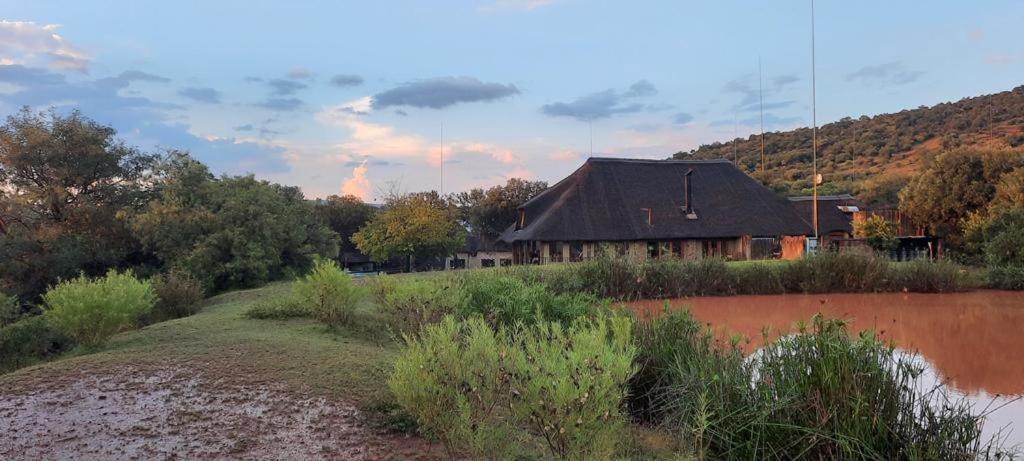 Tidimalo Lodge ルステンブルク エクステリア 写真