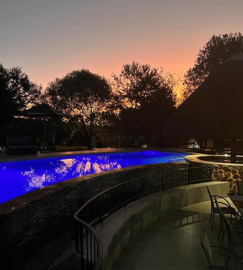 Tidimalo Lodge ルステンブルク エクステリア 写真