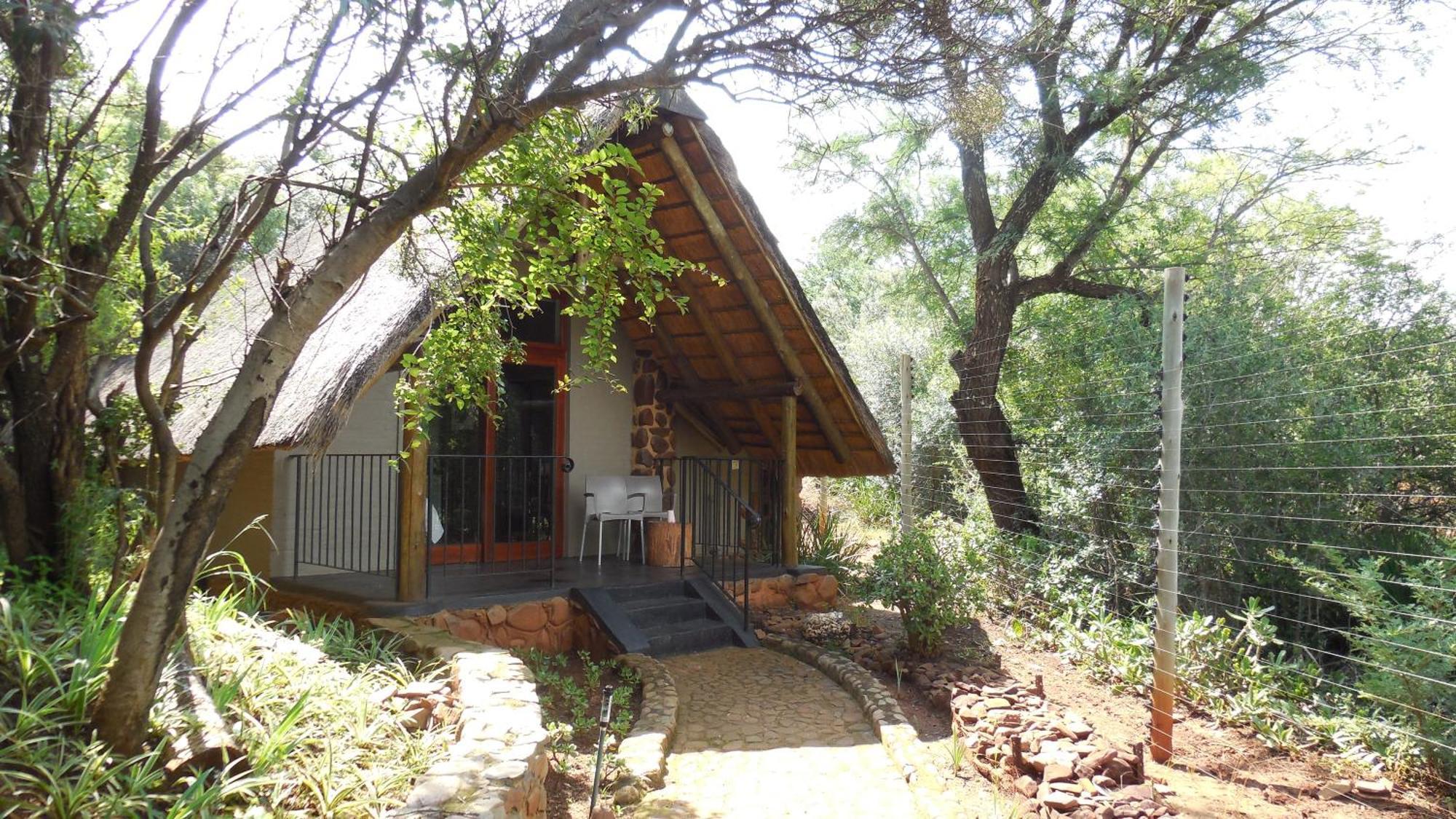 Tidimalo Lodge ルステンブルク エクステリア 写真